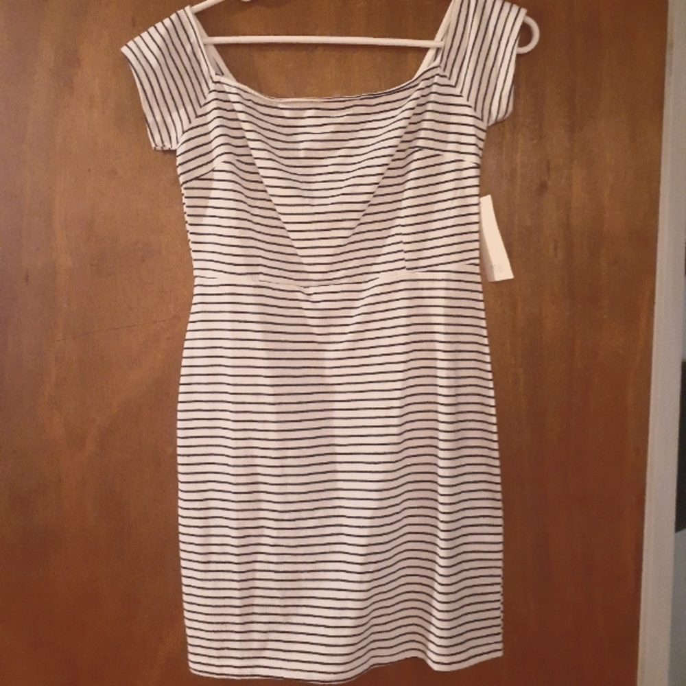 BNWT off the shoulder bodycon dress